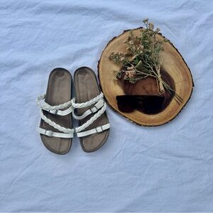 Indigo Rd White Footbed Slide Sandals Size 9